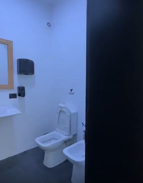 OFFICE FOR RENT 75 M2 BLLOK 150,000 LEKE FH-81226