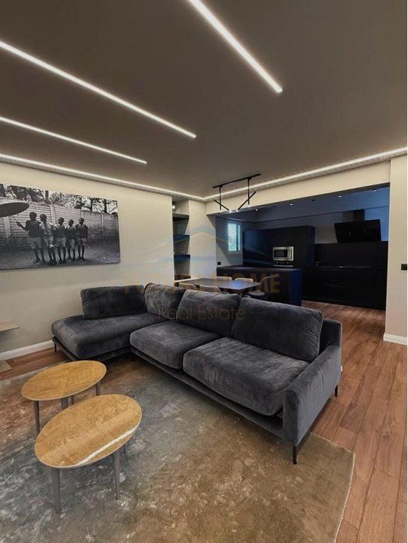 Shitet, Apartament 3+1+3 , Rezidenca Long Hill, Tiranë.