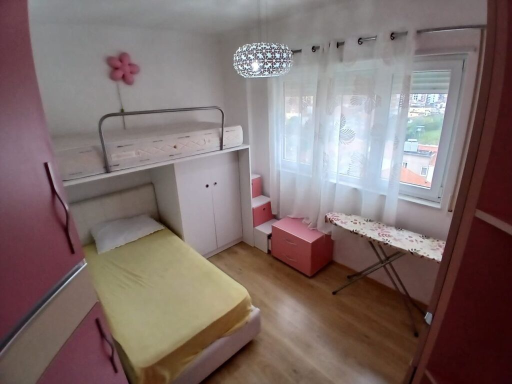 Appartamento 2+1+1 Balcone In Affitto