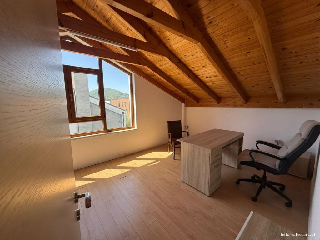 Villa a 3 piani in affitto vicino a Teg (ID BV22644) Tirana