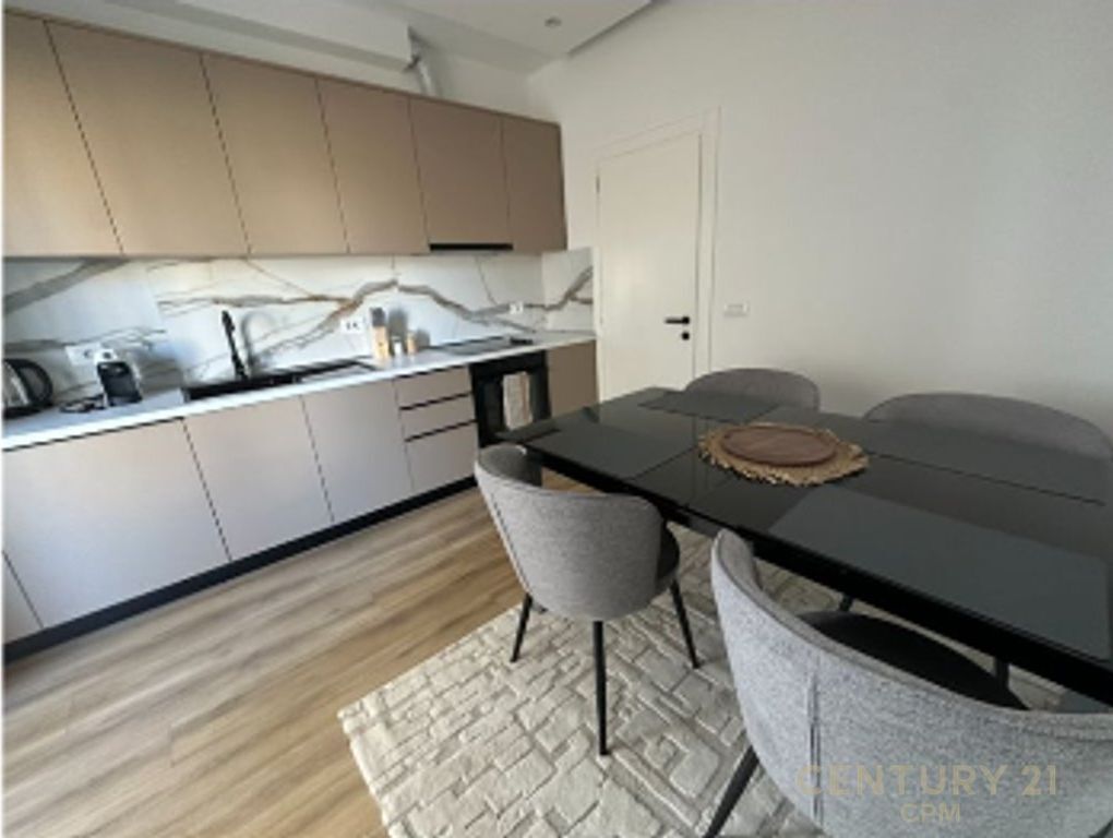 2+1 Apartment for Rent at the Center of Tirana / Kafe Flora