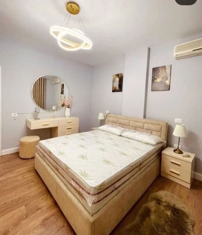Affittasi 2+1+1 VECCHIO PARCO VIA NDRE MJEDA 750 mila lek