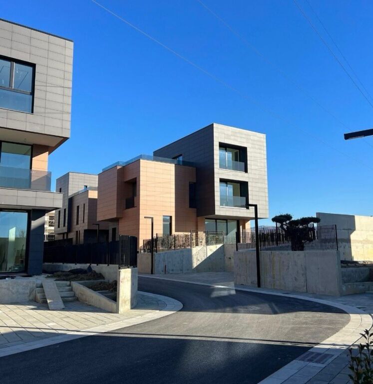 SHITET VILË E BASHKANGJITUR ME ASHENSOR PERSONAL – LUMINOR RESIDENCE, TEG