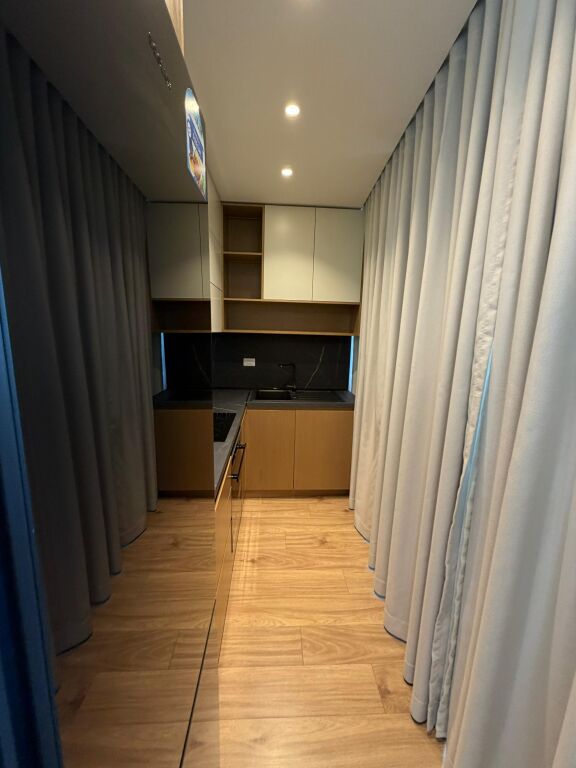 🏢 OFFICE SPACE FOR RENT – LAKE VIEW