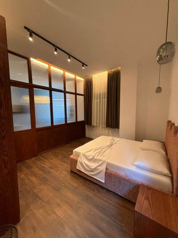 Apartament 1+1 me qira te 9 Katshet
