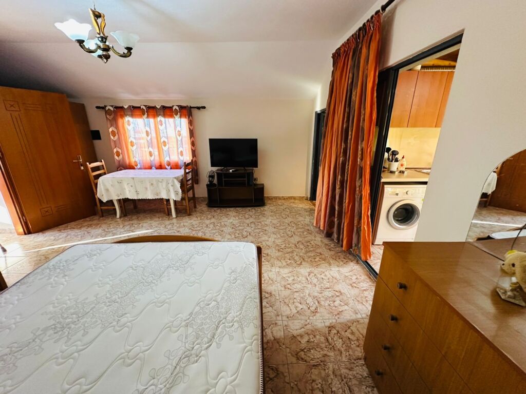 Apartament me qera 1+1- 📍Misto Mame, perballe spitalit Amerikan 3 - 300 mije leke