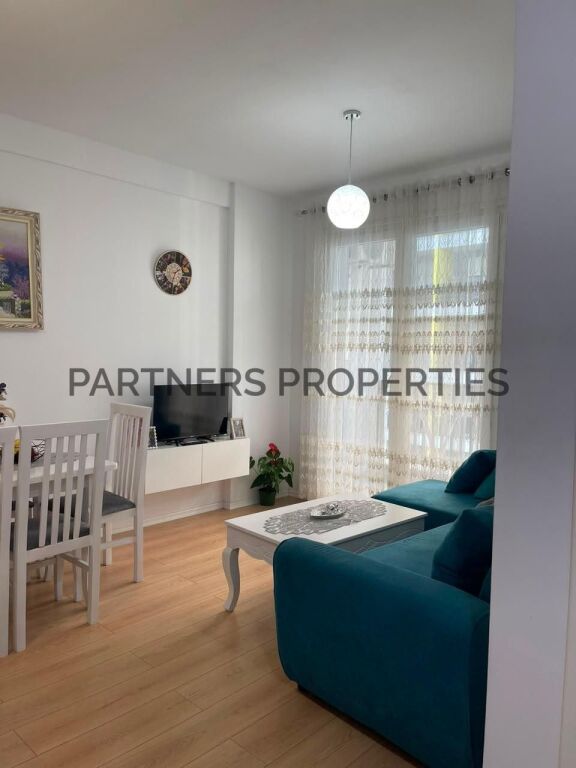 🏡 Jepet me Qira Apartament 1+1 në Univers City