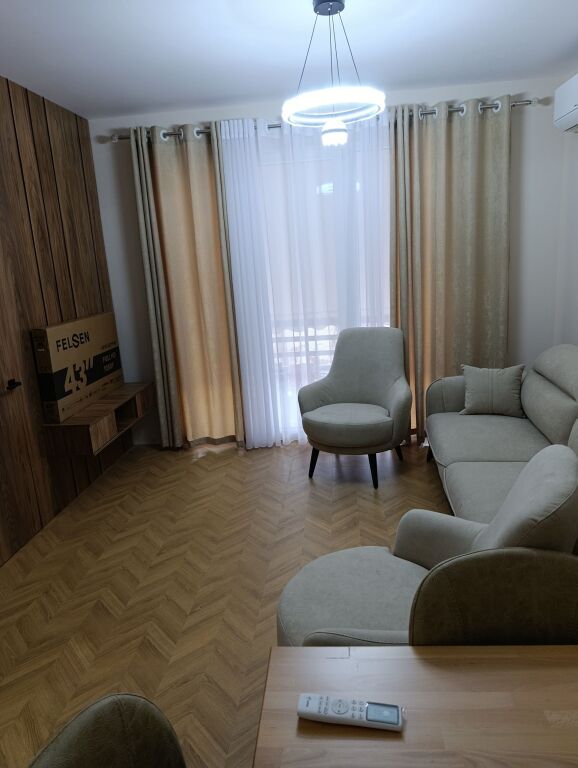 Rent | Apartament 2 + 1 | Rruga Petro Nini Luarasi | 700 €/month