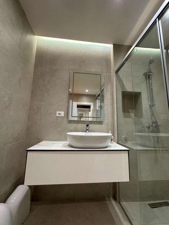 Jepet me qera apartament 1+1 + post parkimi – Kompleksi Xheluks