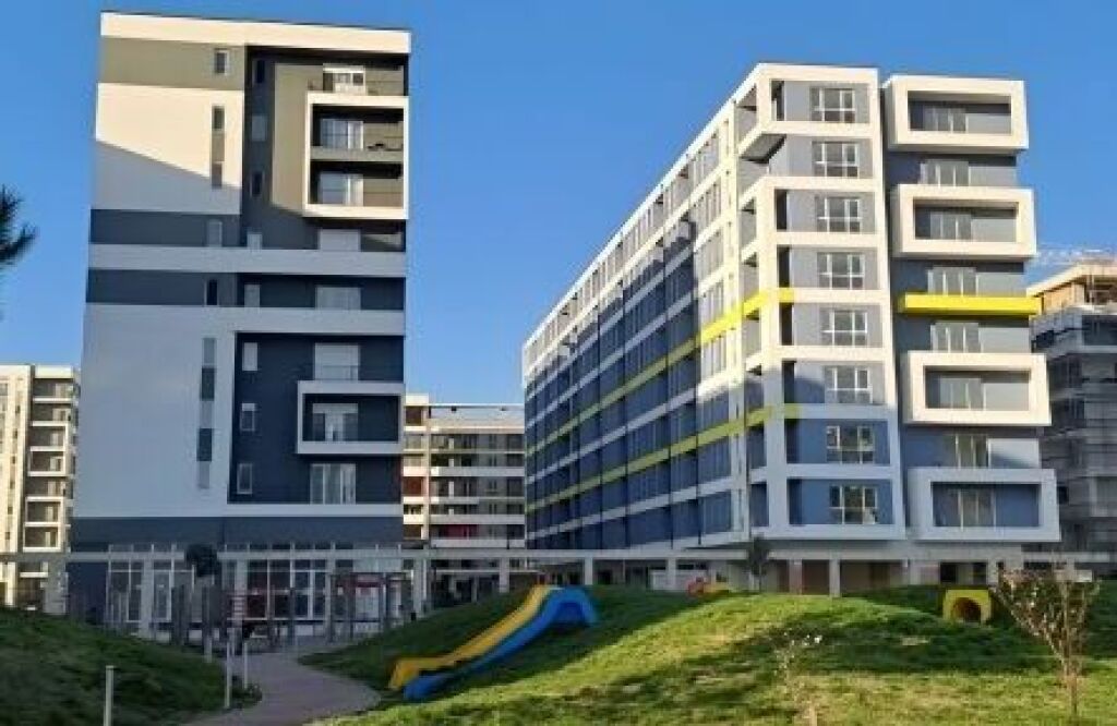Shitet Apartament 1+1 në Univers City