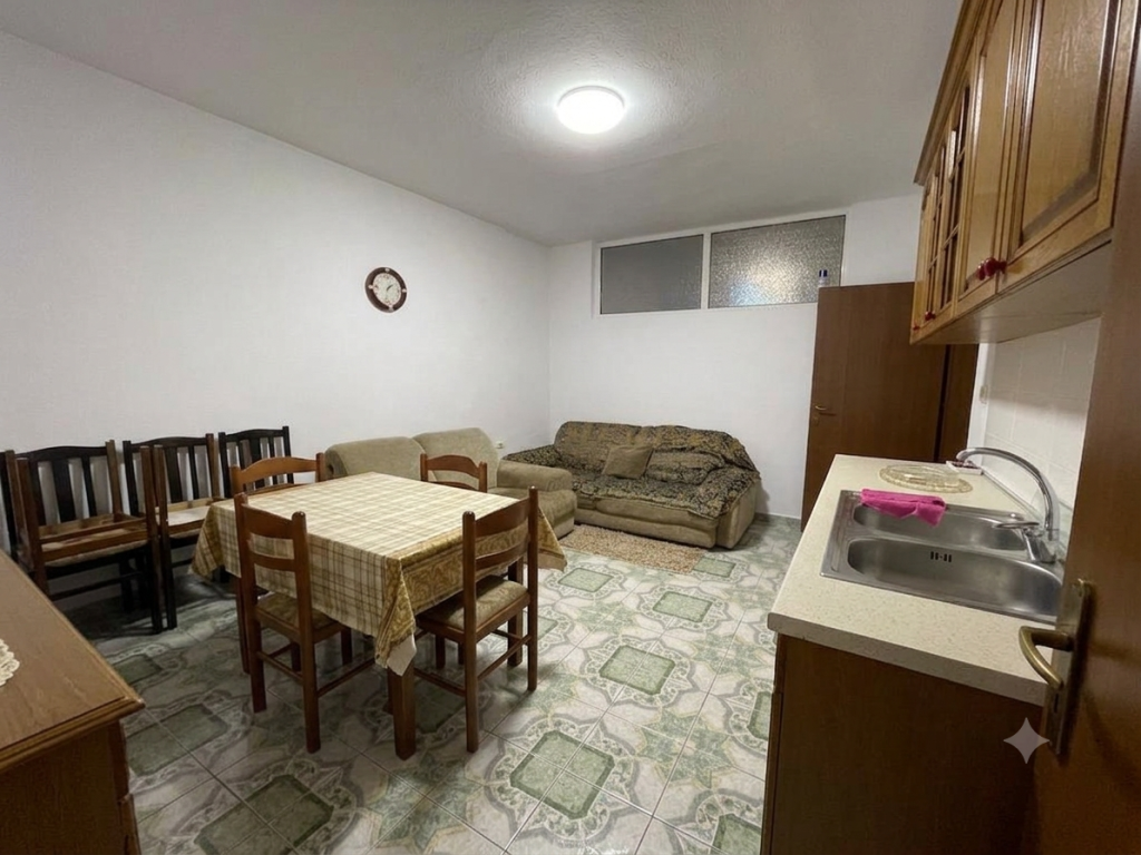 Qera, Apartament 1+1, Blloku, Tiranë.