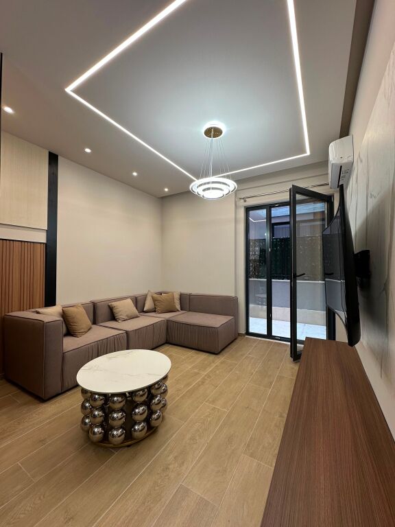 Jepet me qera apartament 1+1 + post parkimi – Kompleksi Xheluks