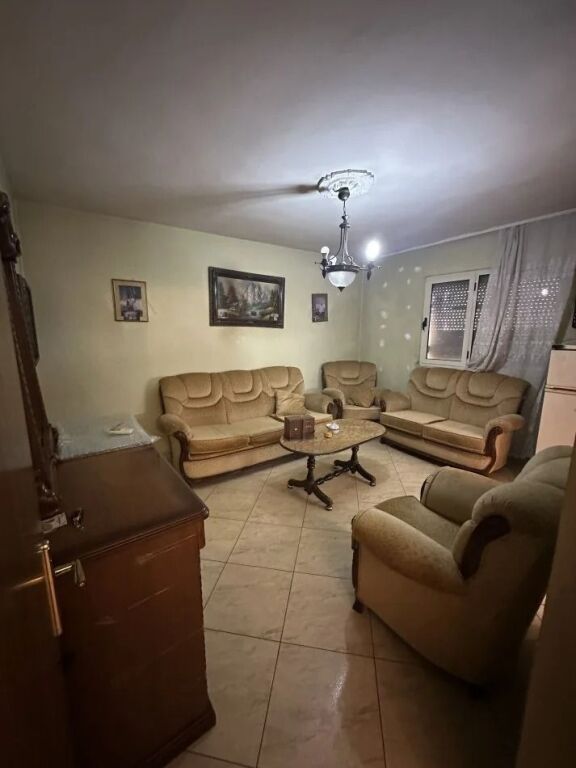 Shitet Apartament 3+1 tek Ish Parku / Rruga Irfan Tomini