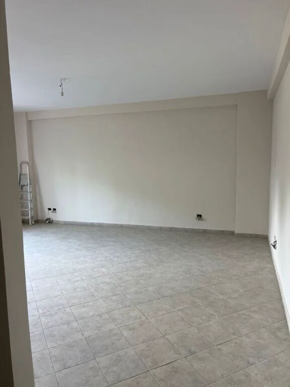 Appartamento 2+1+2 in vendita ad Astir/ Via Sokrat Miho