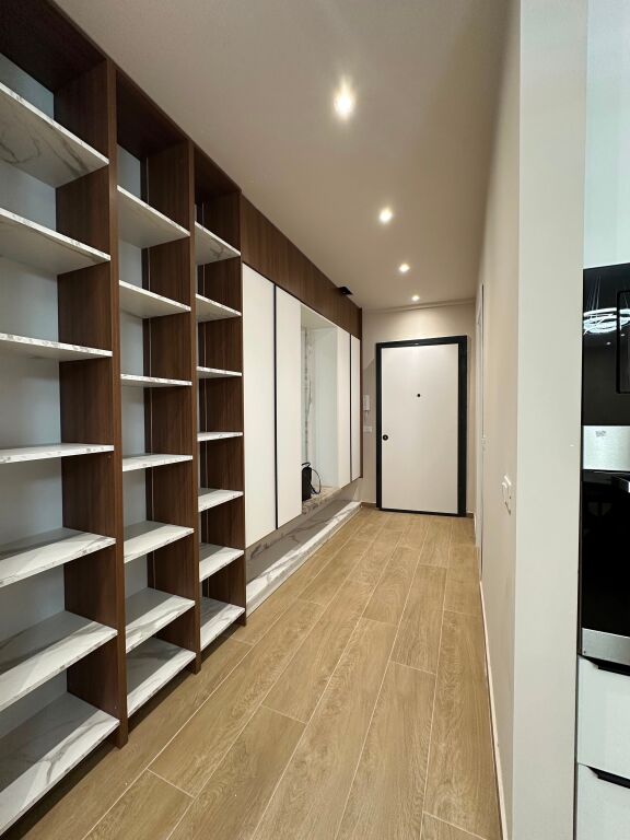 Jepet me qera apartament 1+1 + post parkimi – Kompleksi Xheluks