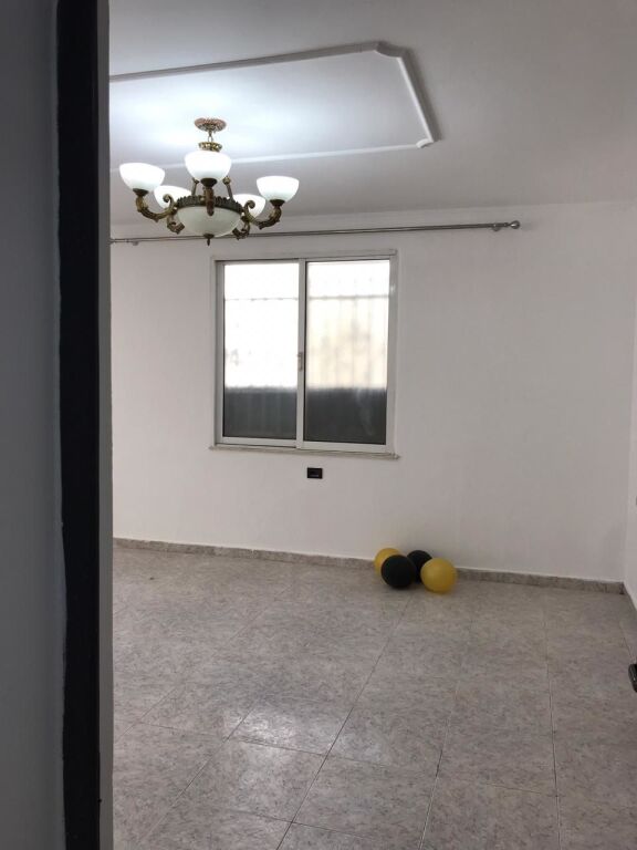 Qera | Ambjent Biznesi | Ali Demi | 1500 €/muaj