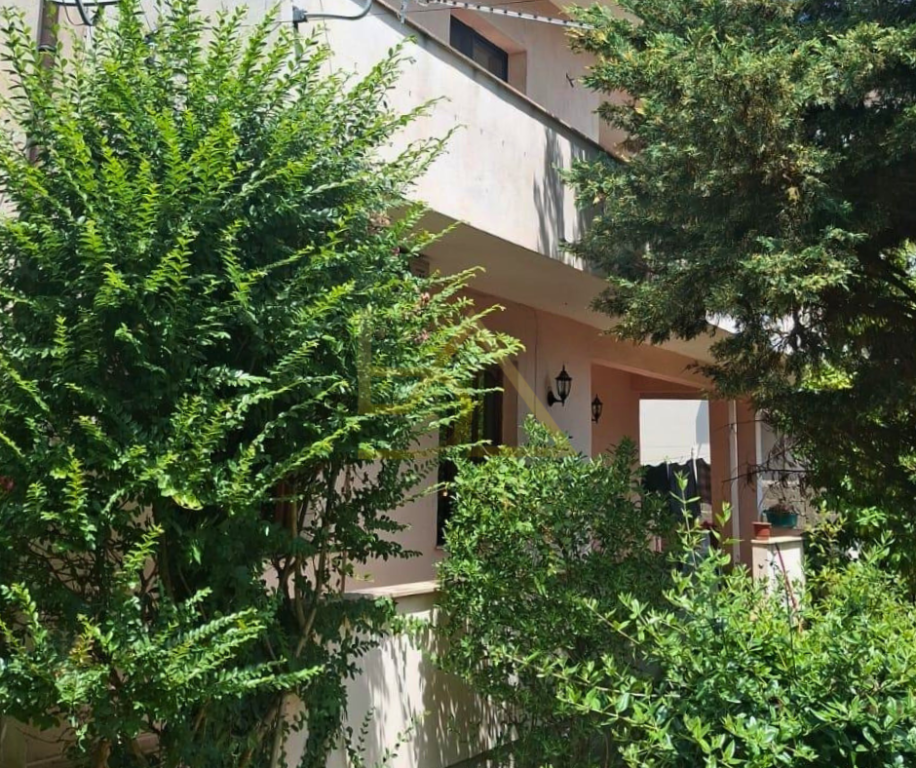 Shitet Shtëpi Dy-Katëshe – Pranë Kthesës së Kamzës, Tiranë