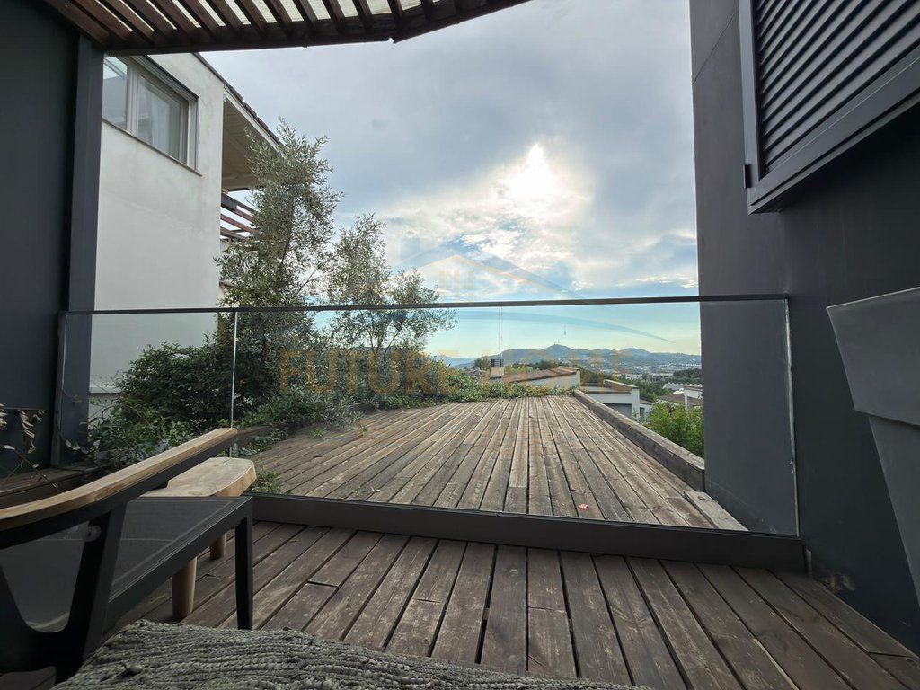 Shitet, Apartament 3+1+3 , Rezidenca Long Hill, Tiranë.