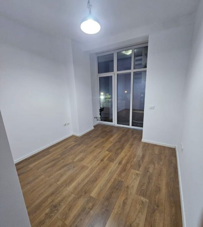UFFICIO IN AFFITTO 140 M2 COMUNE DI PARIGI 130.000 LEKE FH-81179
