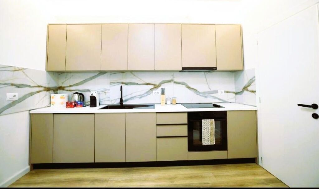 🏡 ME QIRA | APARTAMENT 2+1 – QENDËR TIRANË ✨