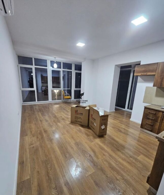 UFFICIO IN AFFITTO 140 M2 COMUNE DI PARIGI 130.000 LEKE FH-81179