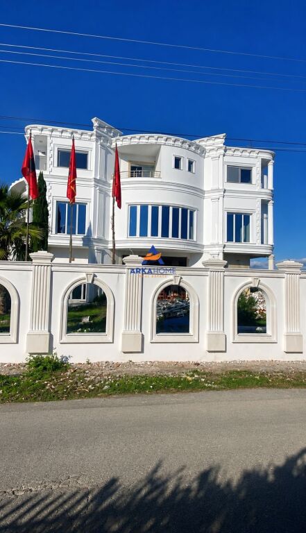 SHITET GODINE ME 3 KATE 1500M2 " RRUSHKULL, I POZICIONUAR MES TIRANES &amp; DURRESIT" 2.000.000 EURO (I DISKUTUESHEM)