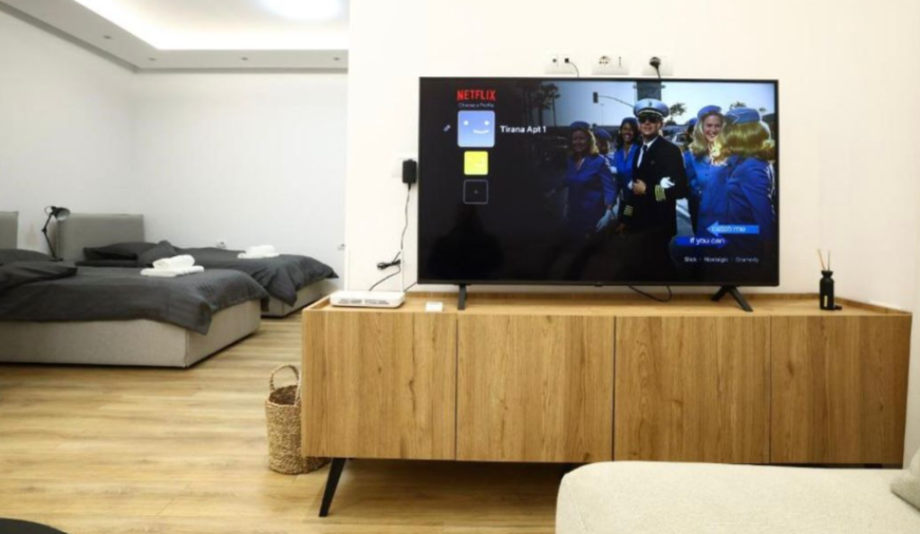 Jepet me Qira Apartament 2+1 – Qendra e Tiranës (Pranë Lebon)
