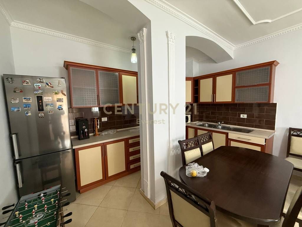 5 MAJI, APARTAMENT 2+1 PER QIRA 550 € /Muaj