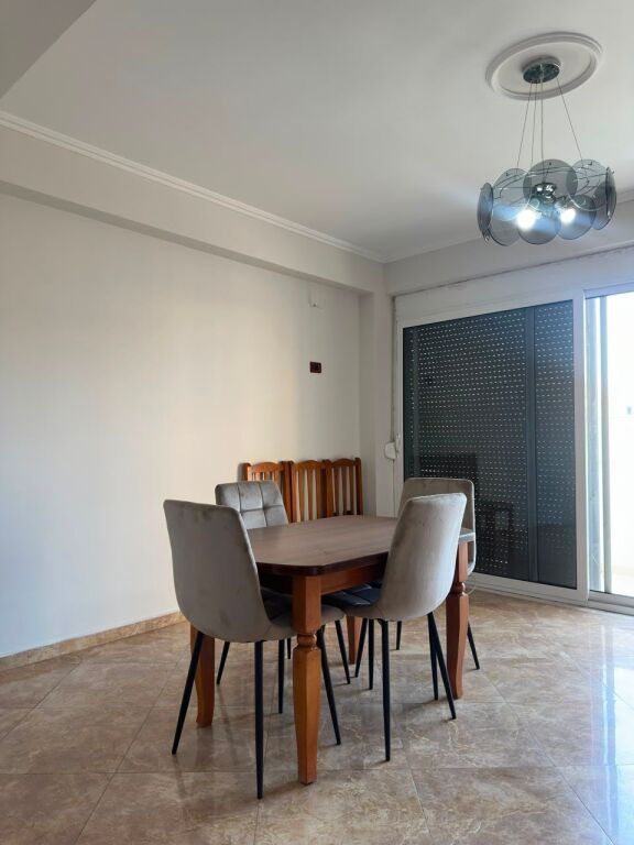 Apartament 2+1 me qera tek Ish Parku!