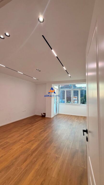 SHITET APARTAMENT 1+1+BALLKON "TE 21 DHJETORI" 155.000 EURO