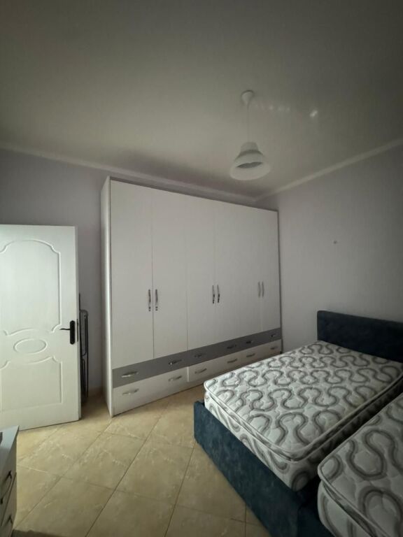 Qera | Shtëpi private 1 + 1 | Rruga Xhanfize Keko | 400 €/muaj