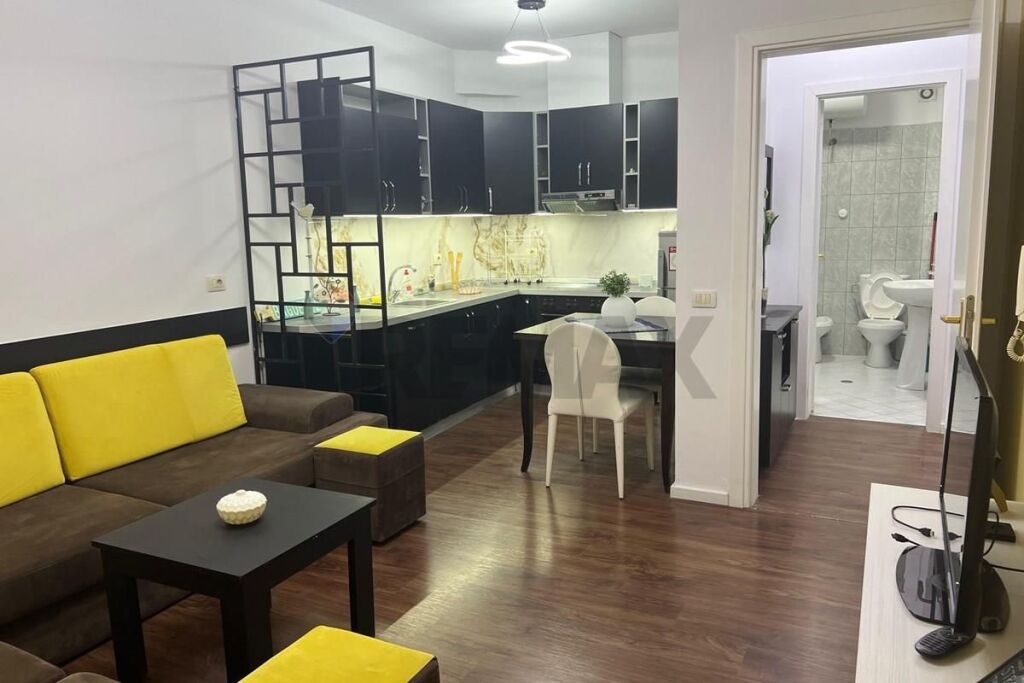 Apartament - Për Qira - Ish Tregu Elektrik, Tiranë
