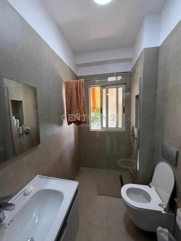 5 MAJI, APARTAMENT 2+1 PER QIRA 550 € /Muaj