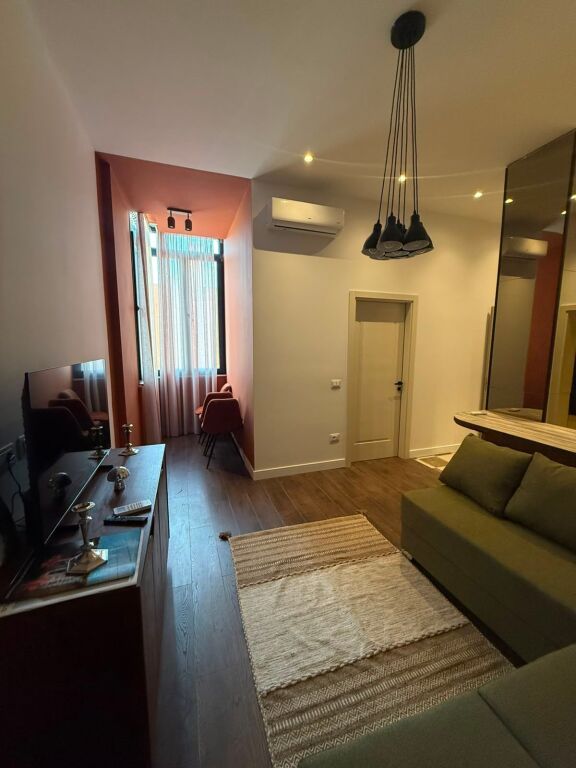 Apartament 1+1 me qira ne Qender