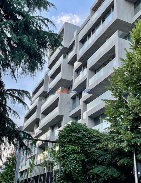 LOCALE COMMERCIALE DI PRESTIGIO IN AFFITTO A WEST RESIDENCE – VICINO ALLA PRESIDENZA