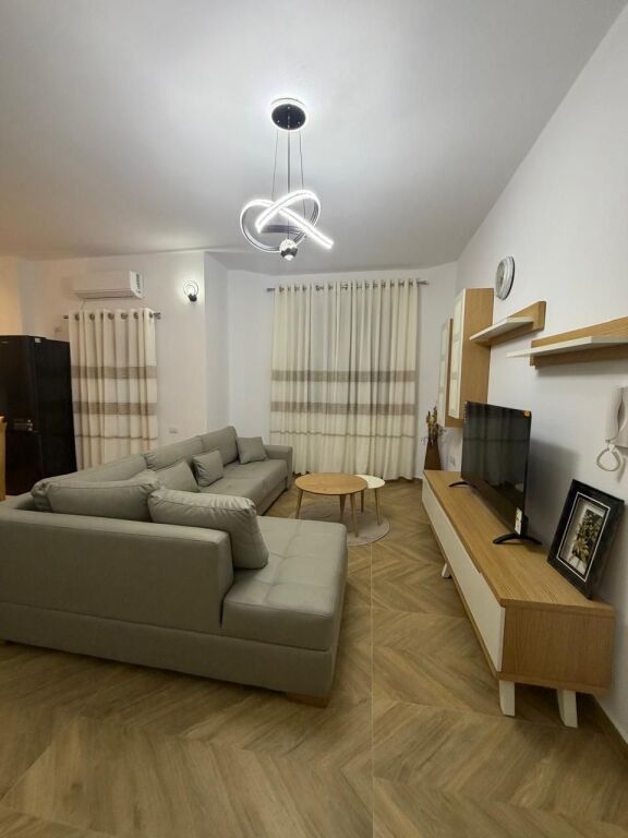 Affitto | Shtëpi private 1 + 1 | Selitë | 450 €/mese