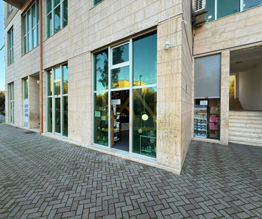 Active Shop for Sale – Near the Former Electric Market, Tirana