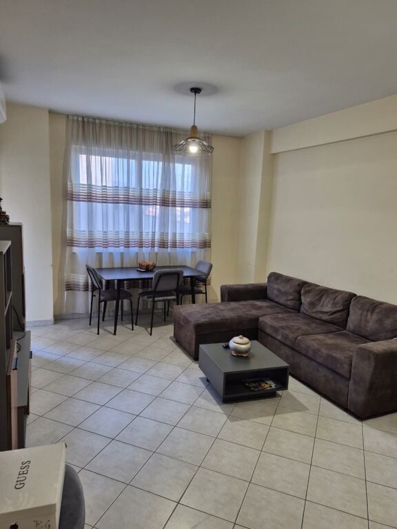 Shitet Ap 1+1+ballkon📌Astir, prane Artisti Lounge- Cmimi 117.000 Euro