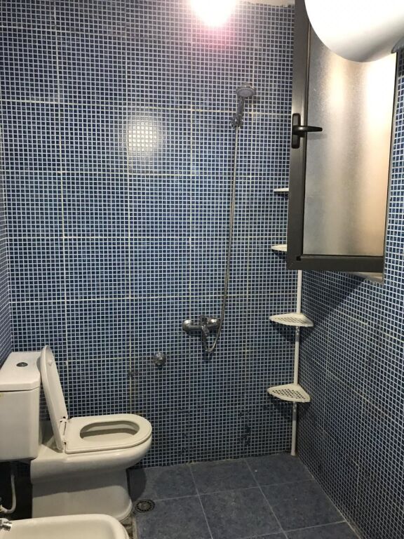 Qera | Ambjent Biznesi | Ali Demi | 1500 €/muaj