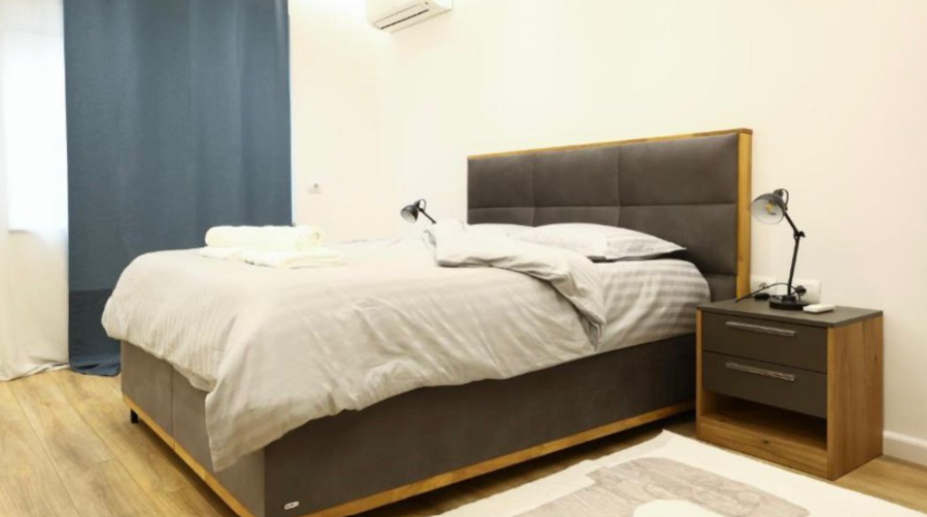 Jepet me Qira Apartament 2+1 – Qendra e Tiranës (Pranë Lebon)
