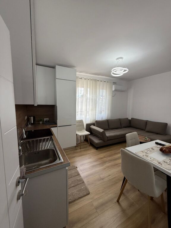 Qera | Apartament 1 + 1 | Qender | 700 €/muaj