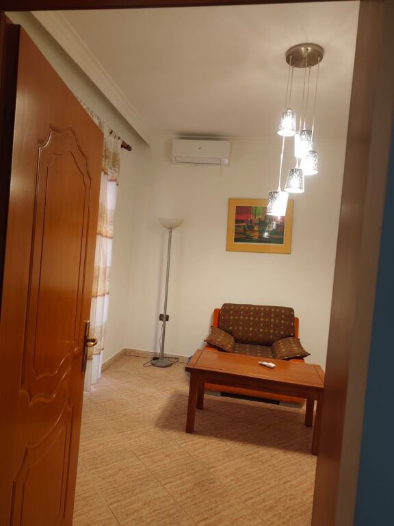 Apartament 2+1 per qera ne Kombinat !