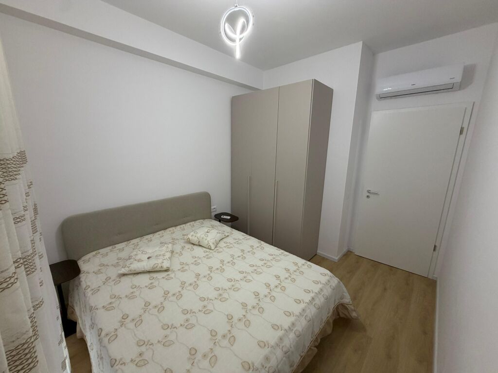 Jepet me qira super apartment 1+1, 350 mije lek, rezidenca kadiu ali dem