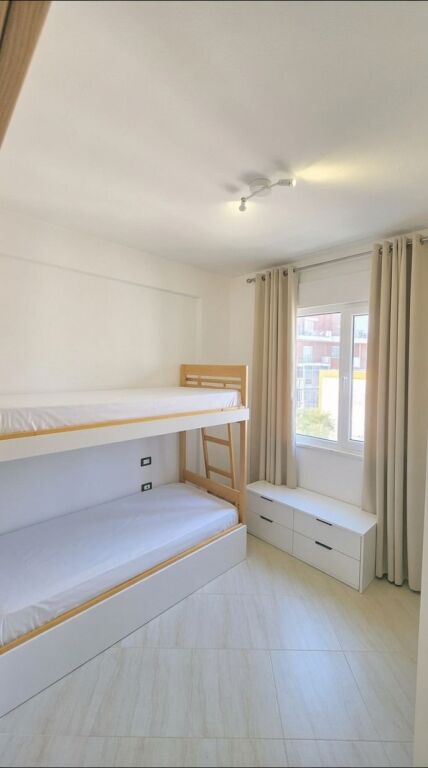 Qera | Apartament 3 + 1 | Liqeni i Thatë | 900 €/muaj