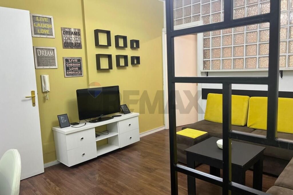 Apartament - Për Qira - Ish Tregu Elektrik, Tiranë