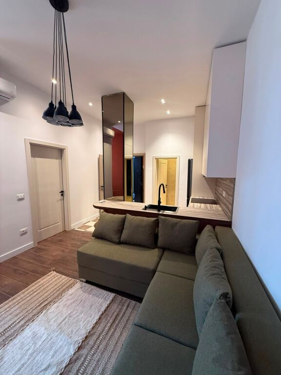 Apartament 1+1 me qira ne Qender