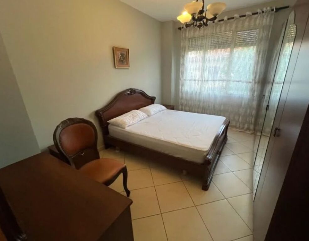 Rruga Fortuzi ap 1+1 qera 518 euro