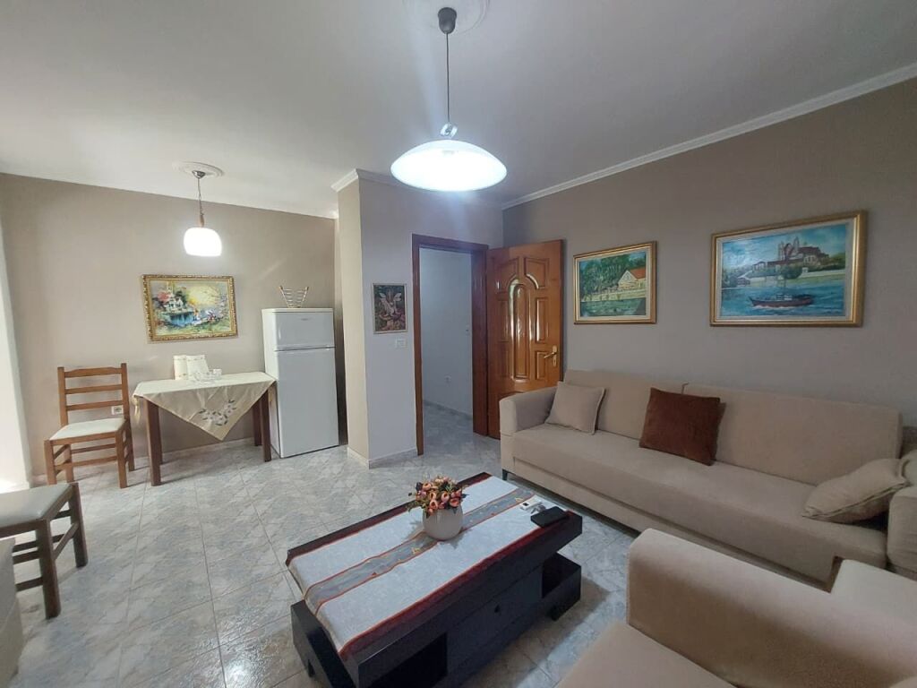 🏢Rruga e Elbasanit,prane Deges se Thesarit jepet me qera apartament1+1,i mobiluar 50,000Leke