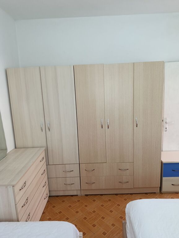 Rent | Shtëpi private 1 + 1 | Rruga Njazi Meka | 350 €/month