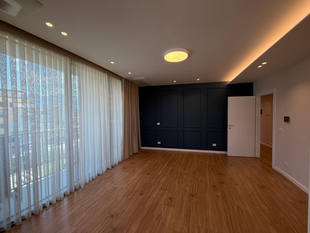 🏢 OFFICE SPACE FOR RENT – LAKE VIEW